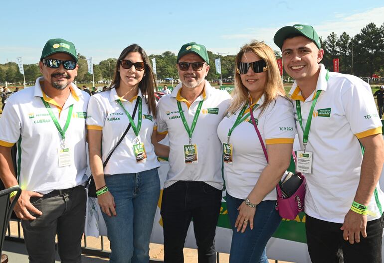 Roberto Patiño, Viviana Molas, Eduardo Dentice, Natalia Acevedo y Cristhian Delvalle.