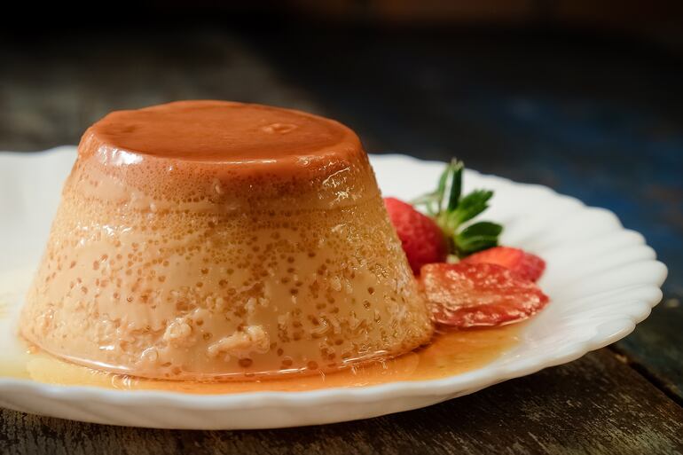 Una combinación tradicional: flan con dulce de leche.