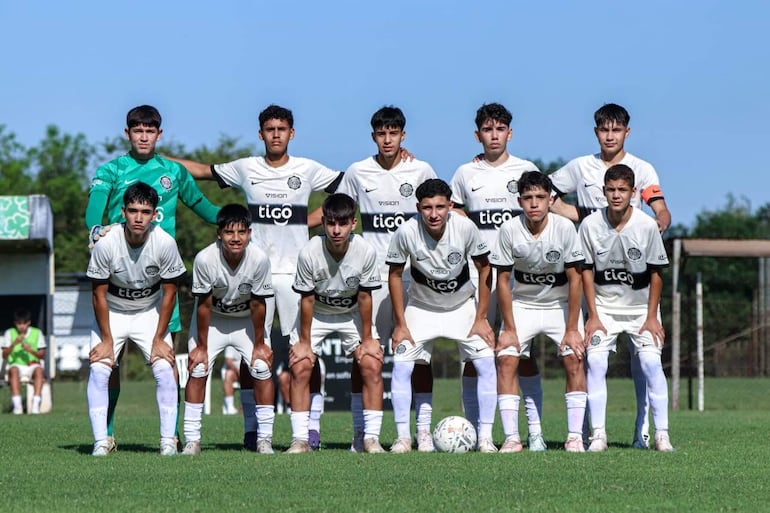 El equipo titular de Olimpía que se consagró campeón en la categoría sub 14.