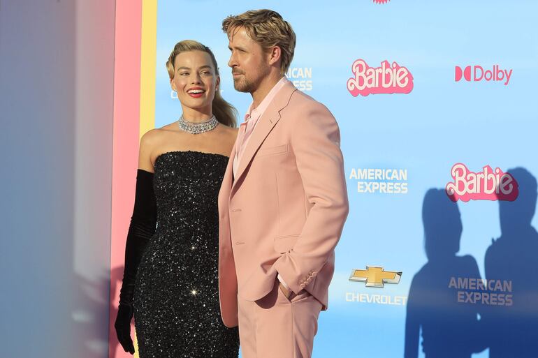 Margot Robbie y Ryan Gosling a su llegada al estreno mundial de Barbie en el Shrine Auditorium de Los Ángeles, California, USA.