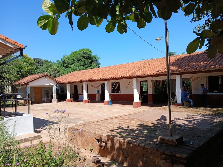 Escuela Básica San Cayetano de Villarrica.