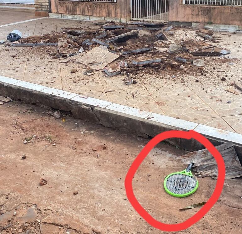 Una raqueta eléctrica habría ocasionado la explosión del pozo ciego.