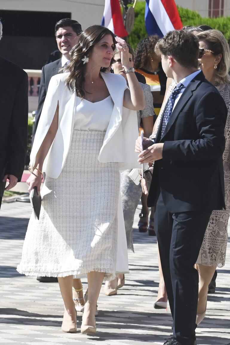 Vestidos midi también se vieron en la red carpet presidencial.