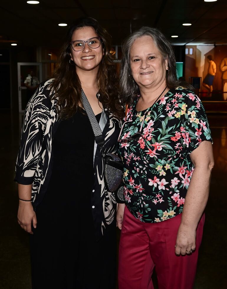 Guadalupe Escauriza y Stella Troche.