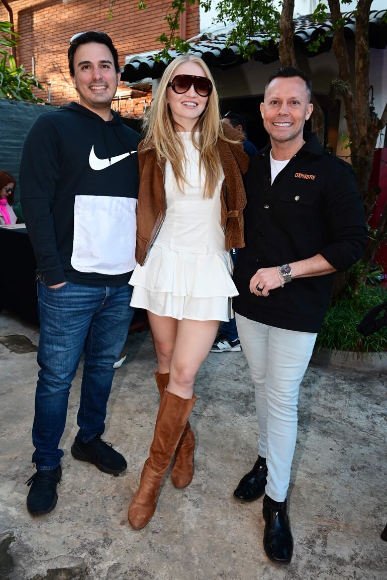 Mauro Bigatti, Sofía Meyer y Raúl Fanego.