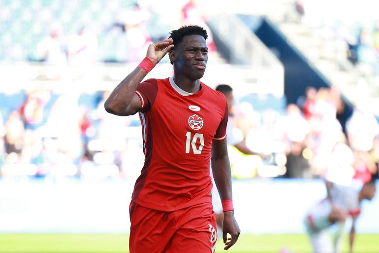 Jonathan David, futbolista de Canadá, festeja un gol en el partido frente a perú por la segunda fecha del Grupo A de la Copa América en el Children's Mercy Park, en Kansas City, Kansas.