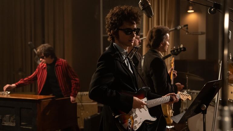 Un completo desconocido. Timothée Chalamet es Bob Dylan.