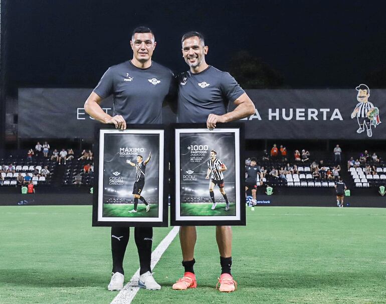 Óscar Cardozo y Roque Santa Cruz, mundialistas homenajeados por Libertad.