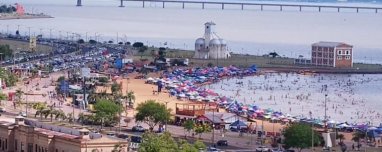 Playa San José de Encarnación.