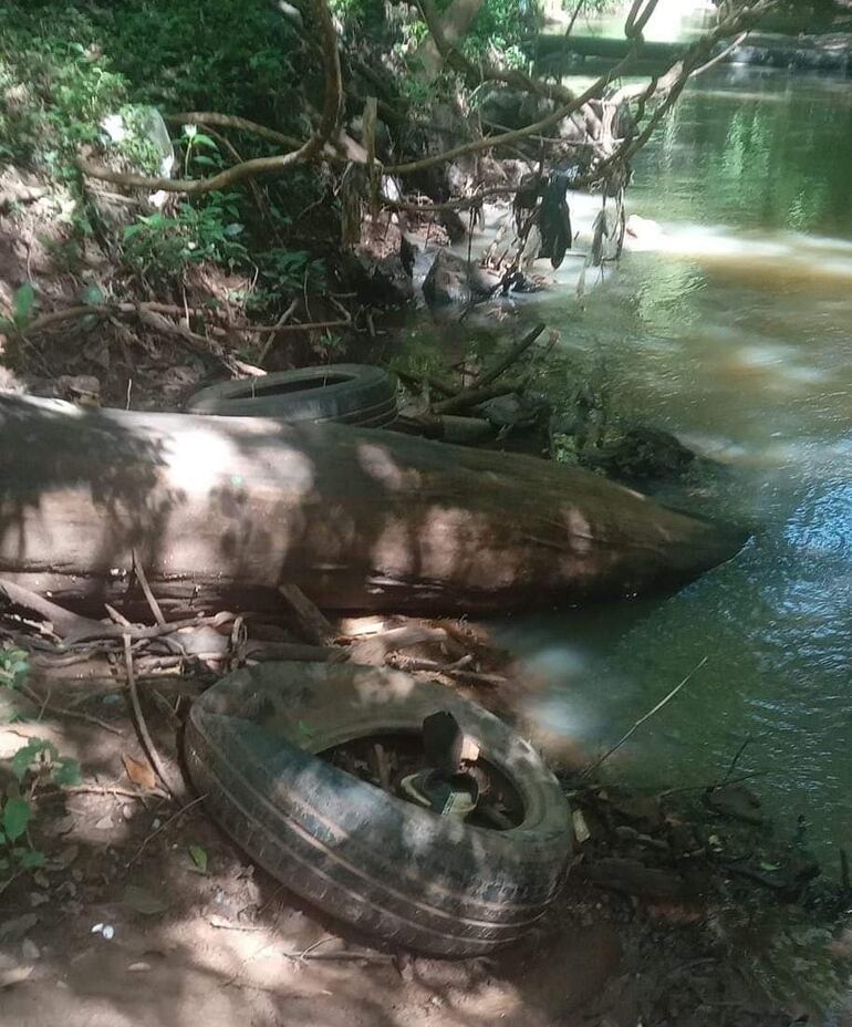 Contaminación del Arroyo Poti'y de Encarnación.