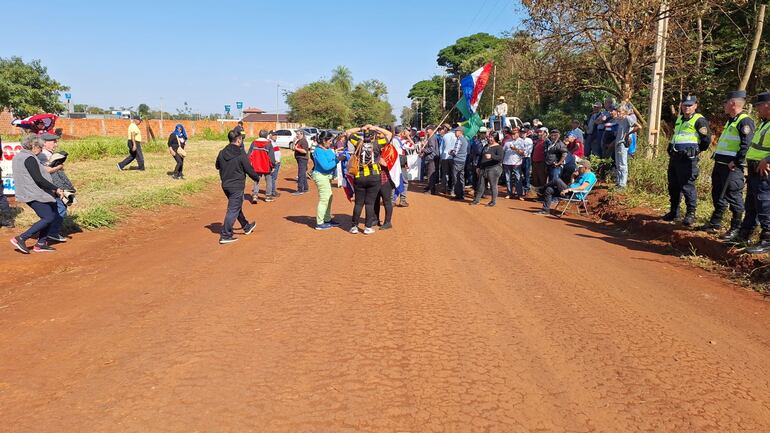 Tres sindicatos del lado paraguayo de Itaipú declaran huelga por tres días reclamando cinco puntos