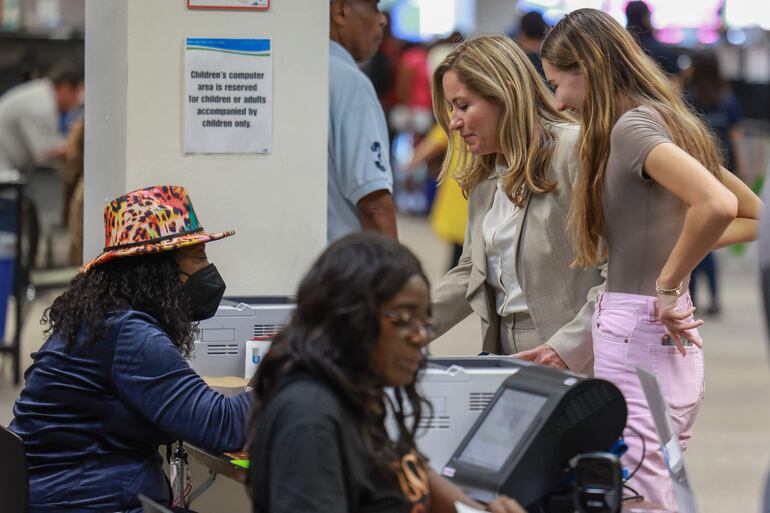 El voto anticipado está batiendo récord en Estados Unidos. 