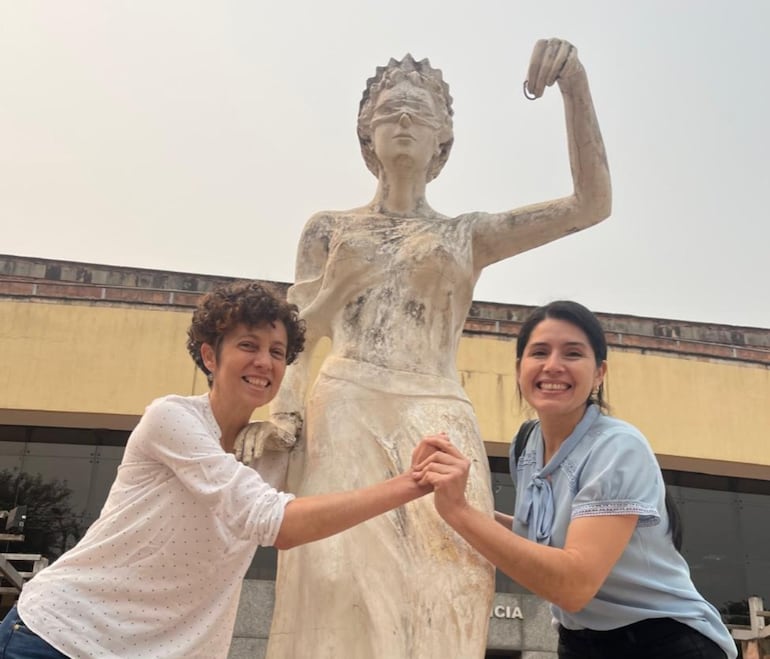 María Glauser y Raquel Aguilar, las dos vecinas que fueron absueltas en un juicio por una querelladas por difamación y calumnia.