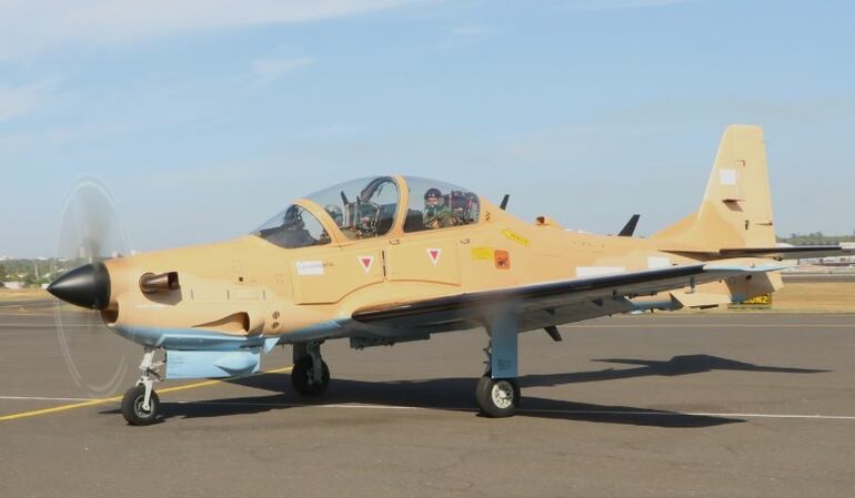 Demostración de la aeronave A-29 Super Tucano en la Escuela de Aviación Militar.