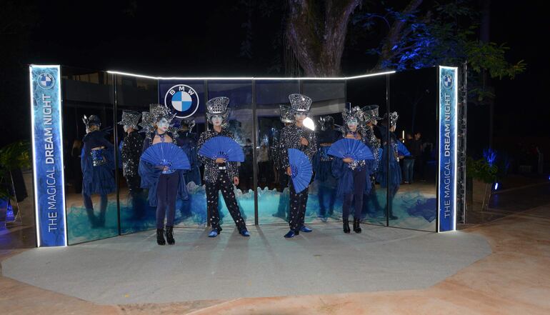 Los invitados disfrutaron de una noche especial, en el lanzamiento del nuevo showroom de BMW, en Ciudad del Este.