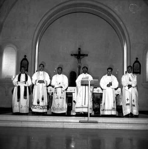 Primera misa en guaraní concelebrada por Mons. Felipe Santiago Benítez en 1969 en el Seminario Metropolitano.