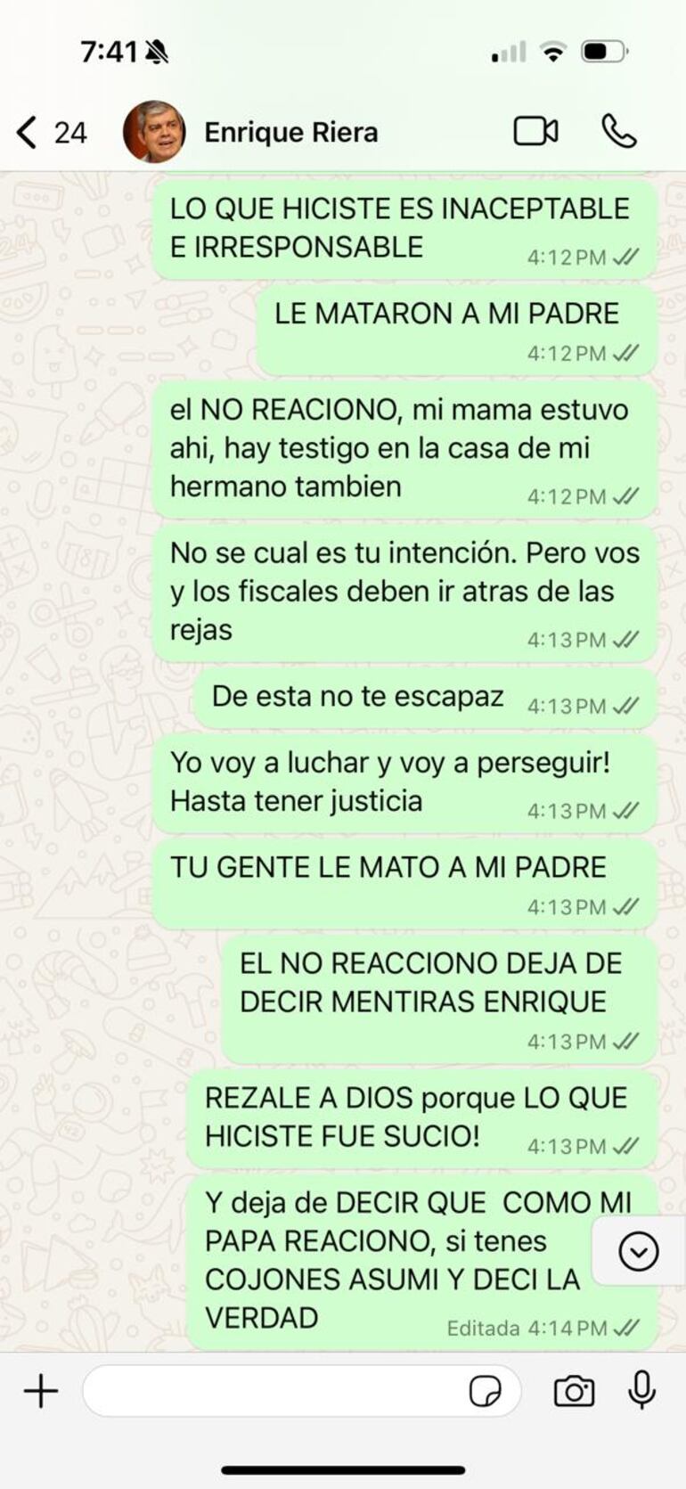 Chats de Larissa Gomes, hija de Eulalio Lalo Gomes, con el ministro del Interior, Enrique Riera.