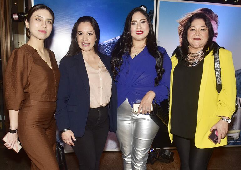 Silvana Bogarín, Marlene Morel, Diana Ayala y Amada Domínguez.