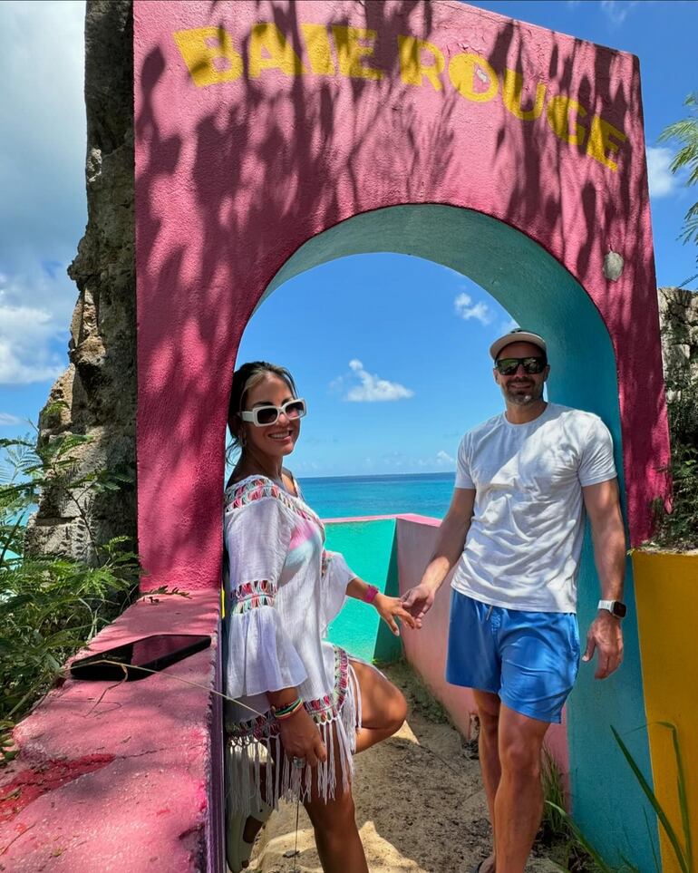 Maga Páez y Patricio Escobar están celebrando sus Bodas de Lana en Saint Martin. (Instagram/Magalí Páez)