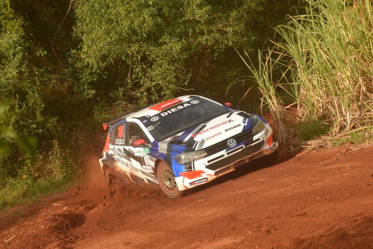 El VW Polo GTI R5 de Miguel Zaldívar (h) durante la Etapa 1 del Rally de Caaguazú 2022.