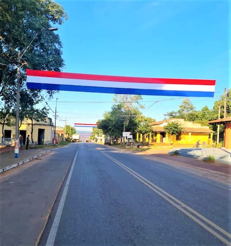 El microcentro de la ciudad de Acahay fue adornado con colores patrios en el marco de los festejos funcionales.