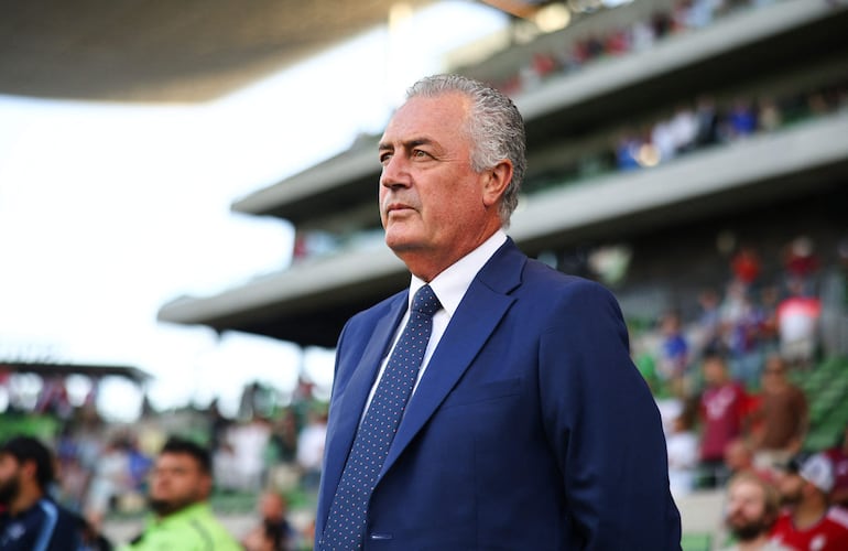 El argentino Gustavo Alfaro, seleccionado de Costa Rica, en el partido frente a Paraguay por la tercera fecha del Grupo D de la Copa América 2024 en el Q2 Stadium, en Austin, Texas.