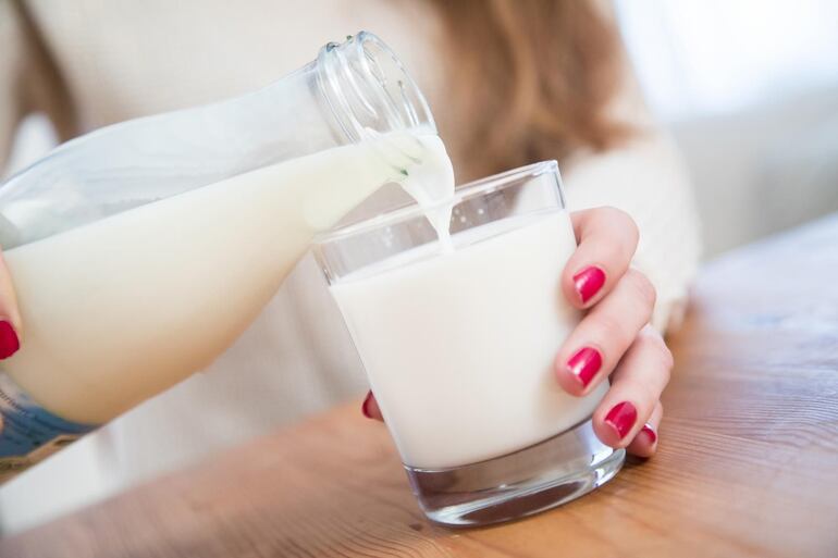 La leche posee grandes concentraciones de vitamina D, una sustancia que levanta el ánimo. 