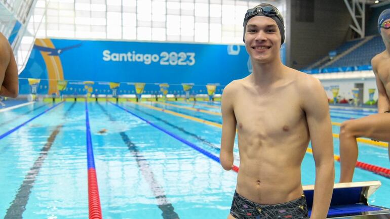 El paraguayo Rodrigo Fabián Hermosa Ayala (9/6/2003) en el Centro Acuático de Chile durante su entrenamiento para los Parapanamericanos Santiago 2023.