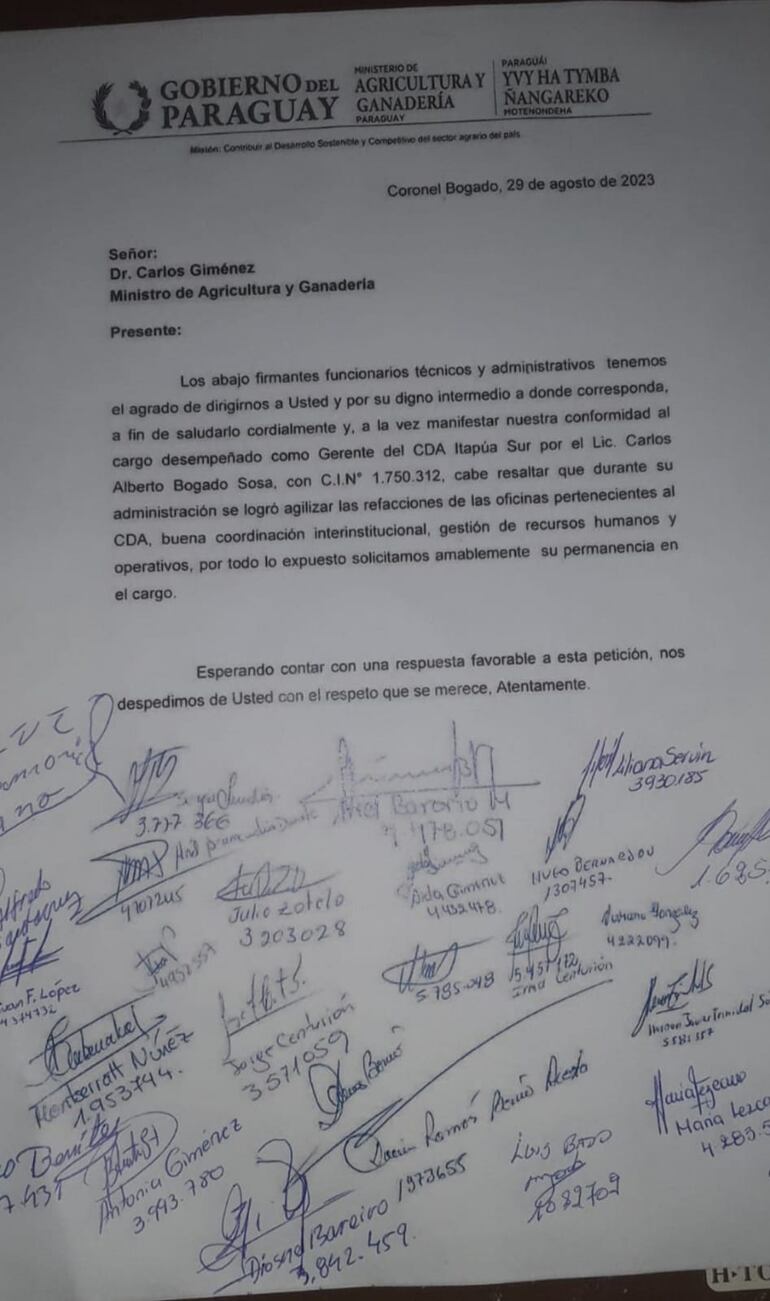 Nota dirigida al ministro de Agricultura con la firma de funcionarios de la gerencia Zona Sur del DEAg en la que piden la continuidad del actual gerente, Carlos Alberto Bogado.