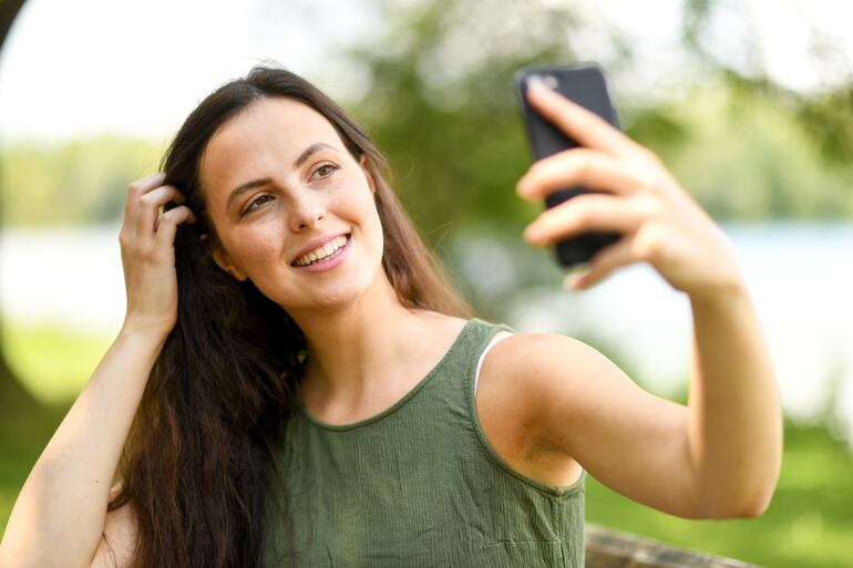 Muchas obras de arte como la Mona Lisa, la Venus de Botticelli o el retrato clásico de la reina de Inglaterra hacen foco en el perfil izquierdo, al igual que muchas personas cuando se toman selfies, aunque lo hagan inconscientemente.