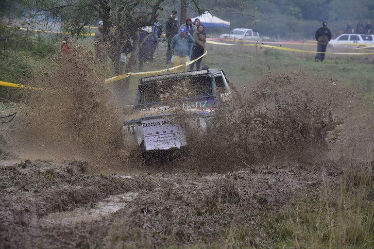 Con el Suzuki Samurai #305, Julio Díaz y Patricio Mieres se destacaron en la TT3.