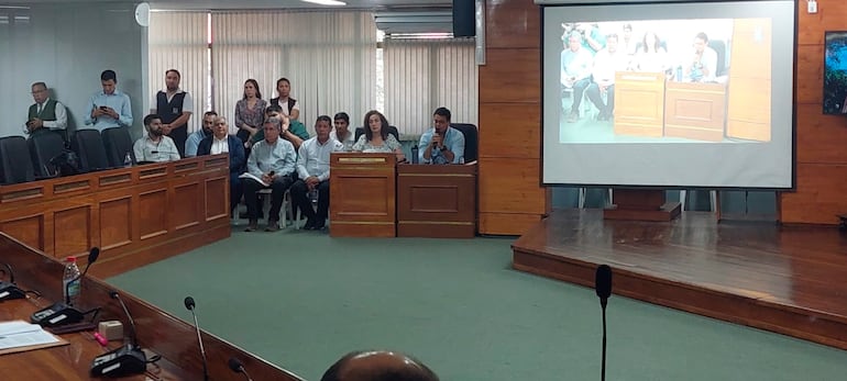 Gabinete del intendente Nenecho se lavó las manos ante un eventual derrumbe de Ita Pyta Punta.