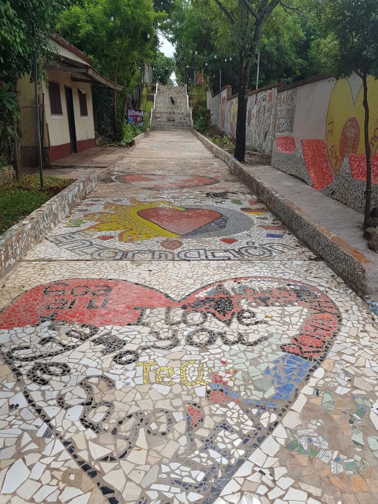 Vista del callejón "Paseo de los enamorados" a poco de su terminación, en 2019.