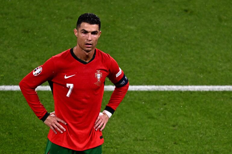 Cristiano Ronaldo, jugador de la selección de Portugal, durante el partido frente a República Checa por la primera fecha del Grupo F de la Eurocopa en el Leipzig Stadium, en Leipzig, Alemania.