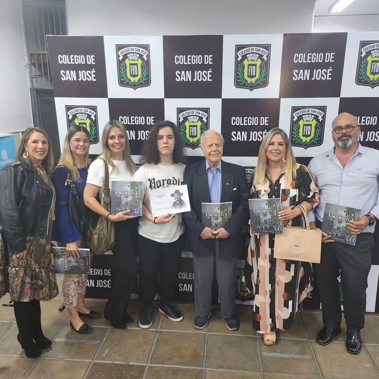 La familia Landó estuvo presente en el lanzamiento del libro Ciento Veinte Referentes del San José. (Instagram/Bibi Landó)