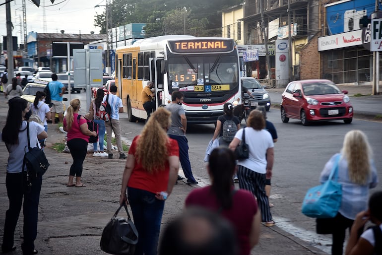 Imagen de archivo. Transporte público.