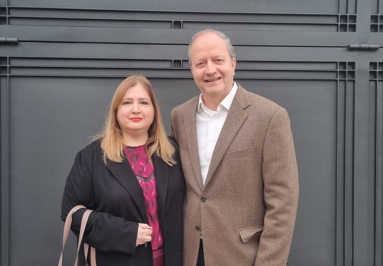 Liliana Alcaraz, futura ministra de Seprelad, junto a Carlos Fernández Valdovinos, futuro ministro de Hacienda.