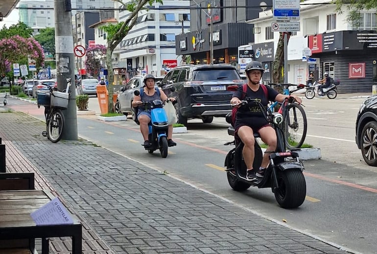 Balneario Camboriú tiene una nueva legislación para el uso de patinetes eléctricos, bicicletas eléctricas, ciclomotores y otros vehículos autopropulsados.