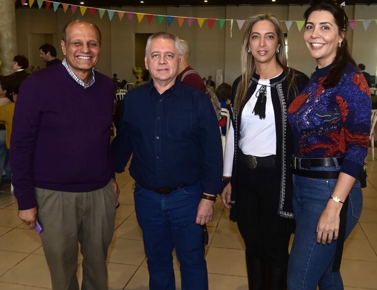 Tachi Cazal, Luis Alvarenga, Mirian Balmelli y Sofía Castillo.