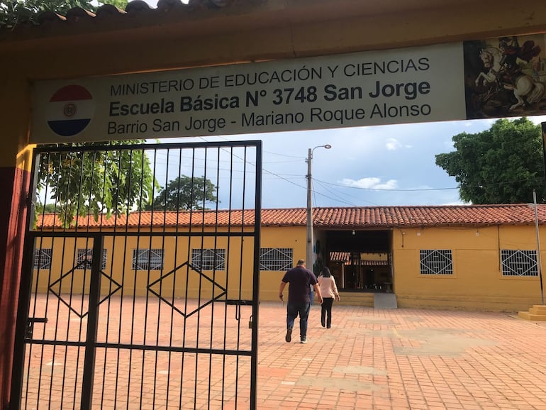 La escuela San Jorge de Mariano Roque Alonso.