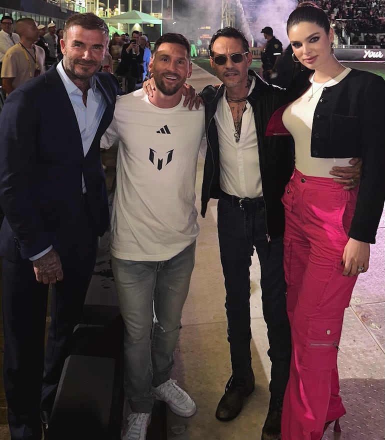 David Beckham, Leo Messi, Marc Anthony y Nadia Ferreira en la presentación del argentino en Miami. (Instagram/Nadia Ferreira)