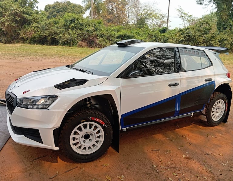 Tiago Weiler realizó ayer los primeros kilómetros con su recién llegado SKoda Fabia RS Rally2.