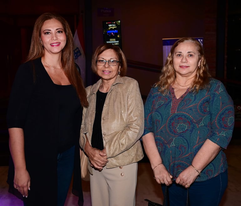 Diana Núñez, Doris Mora y Graciela Aguilera.