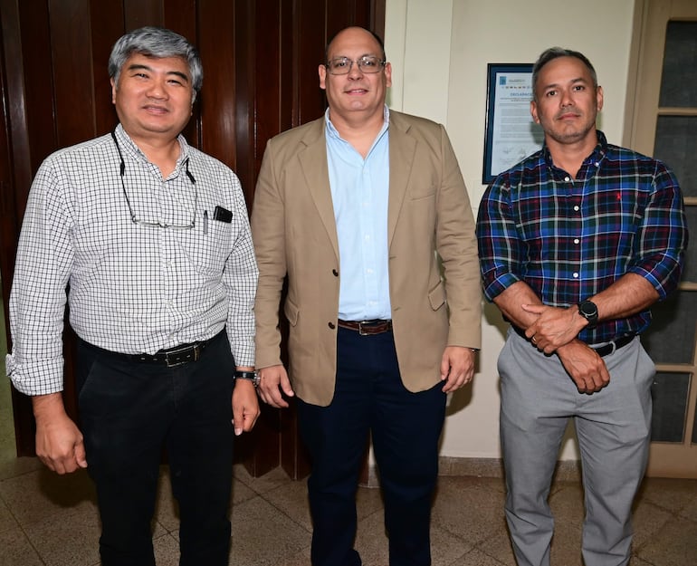 David Kanazawa, Diego Lovera y Adolfo Rautemberg. 