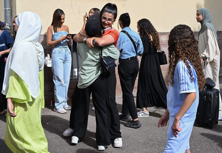 Estudiantes del Instituto Pasteur en Strasbourg, Francia. (AFP)