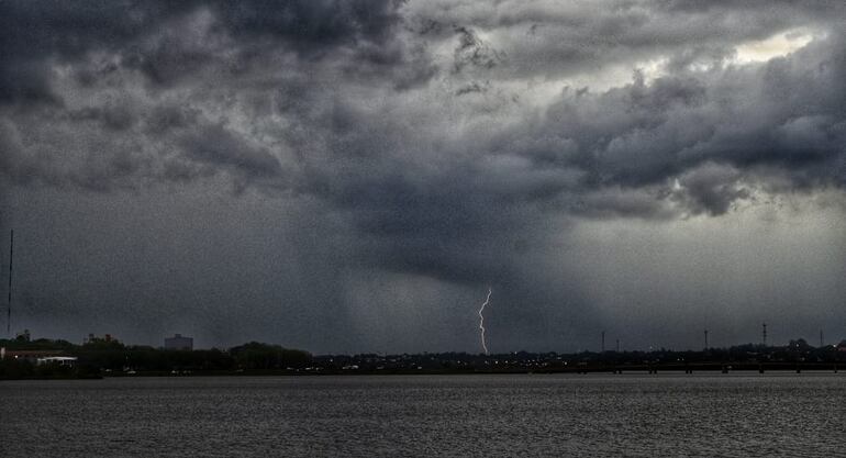 Se esperan lluvias intensas con tormentas eléctricas en el sur de Boquerón. Archivo.