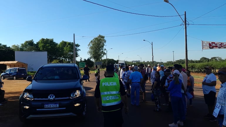 Pobladores de General Artigas vuelven a protestar para exigir el asfaltado de la Calle H