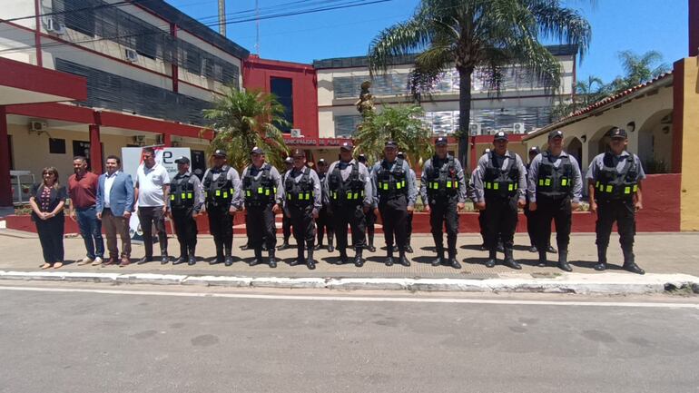 La Municipalidad de Pilar entregó 17 cámaras corporales a los agentes de la PMT.