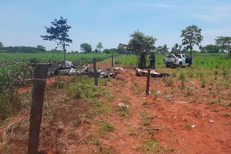 La avioneta cayó en una plantación de mandioca.
