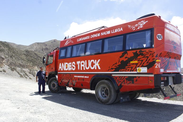 Federico Algañaraz es el conductor de la 4 x 4 gigante llamada Andes Truck. Una suerte de blindado para la travesía en los Andes.